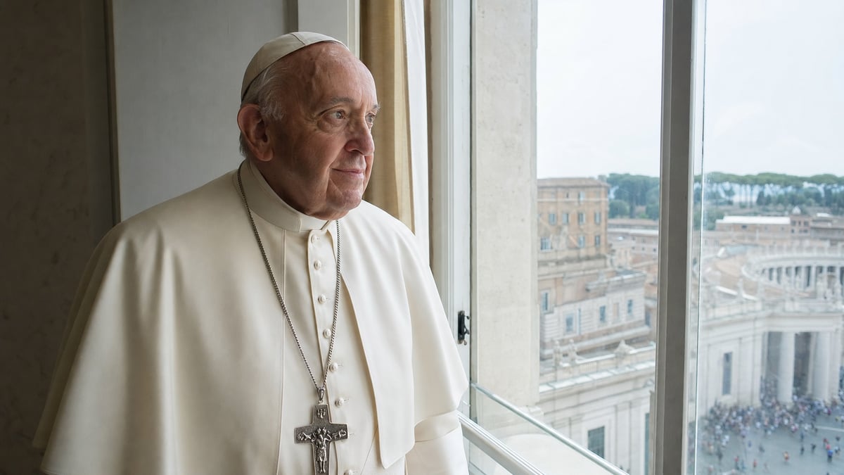 Trump Wishes Pope Leo XIV Speedy Recovery After Lung Cancer Diagnosis
