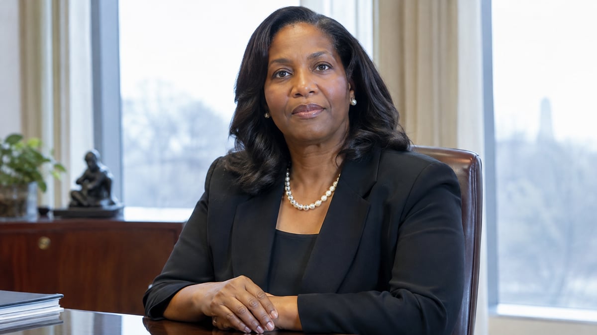 Trump Opens Formal Inquiry Into Fed Governor Lisa Cook Over Mortgage Allegations